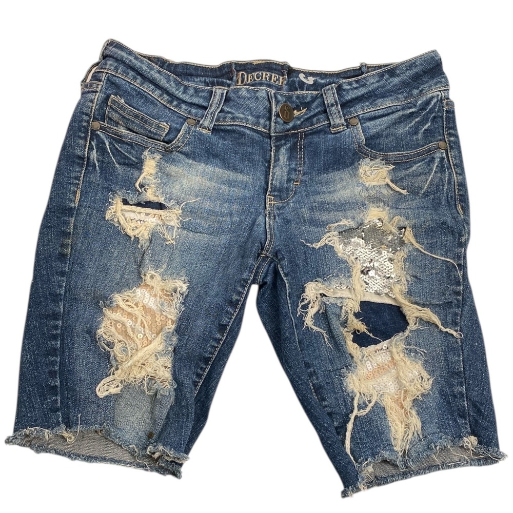 Decree Distressed Denim Bermuda Shorts Sequin Accents Juniors Size 9‎